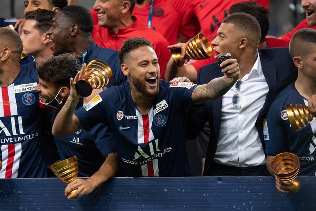 俱乐部杯-李添荣20分上海胜山西 洛夫顿24+12